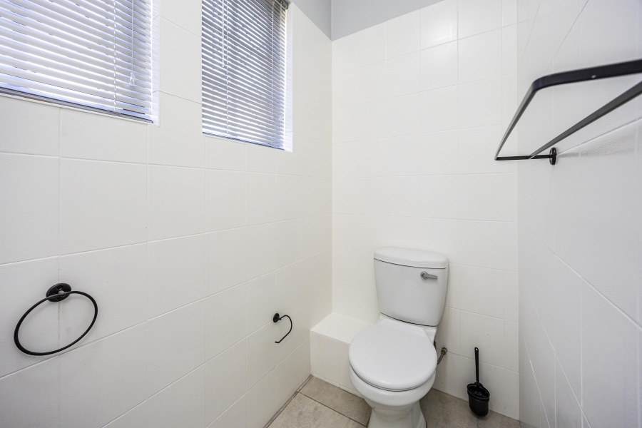 To Let 3 Bedroom Property for Rent in Beacon Bay Eastern Cape